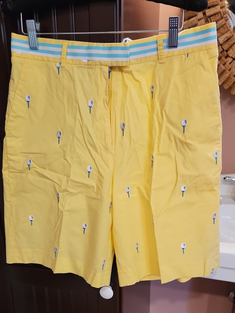 Lilly Pulitzer Yellow Embroidered Golf Tee Bermuda Shorts 8 White Label